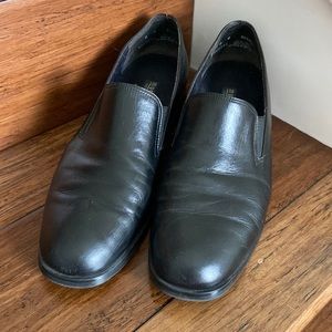 Munro American Proper Size Fit black loafer quality made in USA size 9